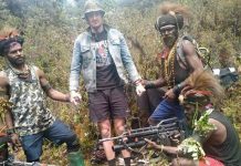 Kelompok KKB, Nasib Philips Max Marten Tersisa 2 Bulan FOTO: Pilot Susi Air, Phillip Mehrtens dalam penyanderaan kelompok KKB pimpinan Egianus Kogoya