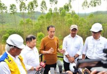 Libatkan 16 ribu Pekerja, Presiden Jokowi Optimis 17 Agustus 2024 Digelar di IKN FOTO: Presiden Jokowi beri keterangan persnya di KIPP IKN, Kabupaten Penajam Paser Utara, pada Kamis (23/02/2023). (Foto: BPMI Setpres/Rusman)