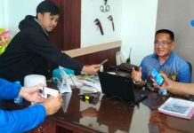 Soal Gudang Kosong, Perum Bulog Sulselbar: Disiapkan untuk Stock Beras dari Hasil Panen di Bulan Maret FOTO: Wakil pimpinan Perum Bulog Sulselbar, Heriswan saat ditemui awak media ruang kerjanya. Jumat (24/2)