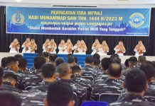 Penuh Hikmat, Prajurit Yonmarhanlan VI Makassar Hadiri Peringatan Isra Mi’raj FOTO: Batalyon Marinir Pertahanan Pangkalan (Yonmarhanlan) VI Makassar mengikuti peringatan Isra Mi'raj Nabi Muhammad SAW 1444 H/2023 M Keluarga Besar Lantamal VI di Gedung Hasanuddin Lantamal VI Jalan Yos Sudarso No.308 Kota Makassar. Jum'at (24/02/2023).