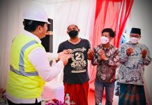 Aksi Protes Warnai Peresmian Jalan Tol Semarang-Demak, Presiden Jokowi Ajak Perwakilan Warga Menemuinya FOTO: Presiden Jokowi saat menerima perwakilan warga yang melakukan aksi Protes. Sabtu (25/2)