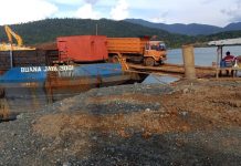 Bandel, Kepala Penyelenggaraan Pelabuhan Unit III Malili Abaikan Surat Menhub FOTO: Aktivitas pengapalan ore nikel di Terminal Khusus PT Citra Lampia Mandiri (CLM) direkam Minggu (25/2). (Property Kejam Sulsel)