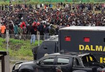 Acara Mediasi Berlangsung Tertib Dan Damai, Dandim 1702/Jayawijaya Ucapkan Terima Kasih Kepada Masyarakat FOTO: Mediasi penyelesaian masalah terkait kasus kerusuhan pada tanggal 23 Februari 2023 di lapangan Pendidikan Jl. D.I Panjaitan Distrik Wamena Kabupaten Jayawijaya Provinsi Papua Pegunungan, Selasa (28/2/2023) pukul 11.00 Wit.