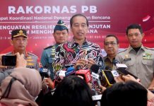 Presiden Dorong Daerah Siapkan Anggaran Penanganan Bencana FOTO: Presiden Jokowi memberikan keterangan pers usai membuka Rakornas Penanggulangan Bencana Tahun 2023, Kamis (02/03/2023), di JiExpo, Kemayoran, Jakarta. (Foto: BPMI Setpres/Rusman)