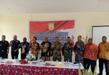 Minimalisir Pelanggaran, Satgas Pamtas Yonif 132/BS Sosialisasi Peraturan Lintas Batas Negara dan Daerah FOTO: Satgas Pamtas Yonif 132/BS memberikan sosialisasi tentang Peraturan Lintas Batas Negara dan Daerah di Kantor Balai Badan Perbatasan Negara Skouw, Distrik Muara Tami, Kota Jayapura, Provinsi Papua, Sabtu (04/03/2023).