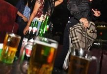Diduga Wink Kafe & Bar Tidak Memiliki Izin Operasional, BMI: Memang Bandel, Beroperasi Sampai Subuh Ilustrasi kafe bar dan karoke