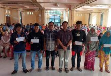 Dukungan Terus Mengalir ke Andi Liu, ini Kata Jubir FOTO: Warga di Kecamatan Anggeraja, Kabupaten Enrekang. Memberi dukungan kepada putra La Tindro