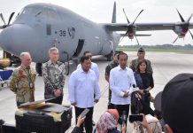 5 Super Hercules yang Bakal Dimiliki Indonesia, Presiden Jokowi: ini Pesawat yang Sangat canggih FOTO: Presiden Joko Widodo didampingi Menteri Pertahanan Prabowo Subianto, Panglima TNI Laksaman Yudo Margono dan Ketua Komisi 1 DPR RI, Meautya Hafid saat memberikan keterangan pers di Pangkalan TNI AU Halim Perdanakusuma, Jakarta, Rabu, 8 Maret 2023.
