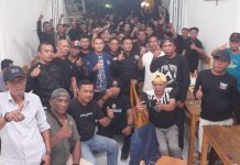 Komunitas Semut Hitam Dukung Ahmad Susanto Maju di Pilwali 2024, ini Kata Pengamat ke Para Pendatang Baru FOTO: Komunitas Semut Hitam saat memberikan dukungannya kepada Ahmad Susanto Maju di Pilwali Makassar di 2024.