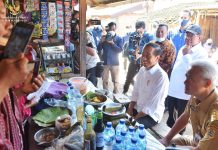 Paling Pelosok, Presiden Jokowi Tinjau Pasar Mendenrejo di Blora FOTO: Presiden Joko Widodo atau Jokowi melakukan peninjauan di Pasar Mendenrejo, Kecamatan Kradenan, Kabupaten Blora, Provinsi Jawa Tengah, 10 Maret 2023.