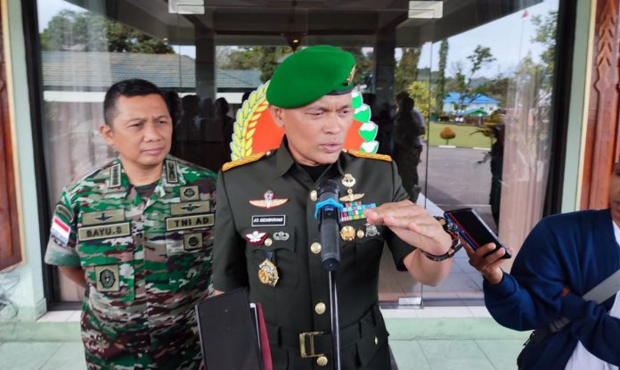 FOTO: Danrem 172/PWY Brigjen TNI J.O. Sembiring selaku Dankolaksops TNI saat jumpa Pers di Makorem 172/PWY, Jumat (10/3/2023)