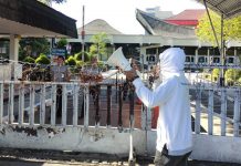Dugaan Penimbunan BBM, Koalisi Lintas Lembaga Datangi Pertamina Regional VII dan SPBU 7490238 FOTO: Koalisi Lintas Lembaga kembali melakukan aksi demonstrasi di depan kantor PT Pertamina (Persero Regional VII Jl Garuda No. 1 dan di Spbu 7490238 di Jalan Perintis Kemerdekaan makassar,(10/3/2023)