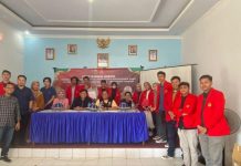 FH Unhas Laksanakan Pengabdian Pada Masyarakat di Pangkep FOTO: Fakultas Hukum Universitas Hasanuddin (FH Unhas) melaksanakan Program Bina Desa di Desa Pitue, Kecamatan Ma’rang, Kabupaten Pangkep.