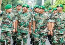 PKS Apresiasi KSAD Perintahkan Jajarannya Hindari Gaya Hidup Bermewah-mewahan FOTO: Kepala Staf TNI Angkatan Darat (KSAD) Jenderal TNI Dudung Abdurachman bersama Perwira Tinggi TNI AD.