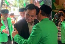 Goda PPP, Yusril Temui Mardiono, Ajak Dukung Sistem Pemilu Profesional Tertutup Ketua Umum Partai Bulan Bintang (PBB) Yusril Ihza Mahendra saat tiba di Markas PPP, Jalan Diponegoro, Menteng, Jakarta Pusat, Senin siang (12/3).