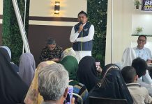 Maju di Dapil 2 Sulsel, Andi Palalloi ‘Mappatabe’ di Bulukumba FOTO: Bakal calon legislatif DPR-RI Dapil Sulsel 2, Andi Palalloi Tabrang (APT), 'Mappatabe’ di Desa Polewali, Kecamatan Gantarang, Kabupaten Bulukumba. Selasa (14/3)