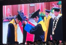 Sekum MUI Sulsel, Prof Dr KH Muammar M Bakry Lc MAg Dikukuhkan Jadi Guru Besar UIN Alauddin Makassar FOTO: Pengukuhan Guru Besar kepada Prof Dr KH Muammar M Bakry Lc MAg di UIN Alauddin Samata, pada Kamis, (16/3/2022).