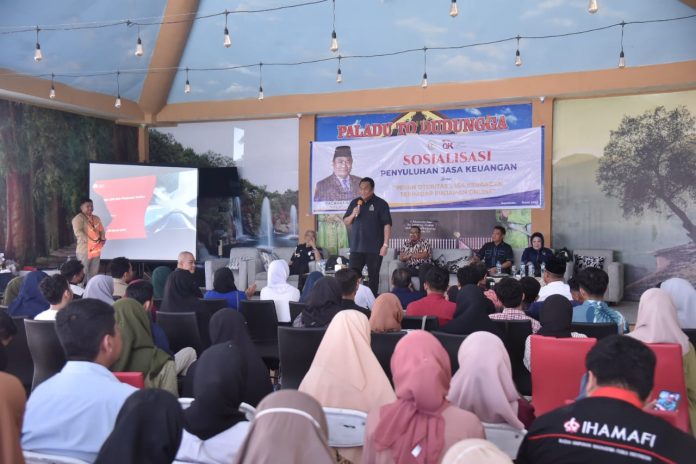 FOTO: Wakil Ketua DPR RI Bidang Korinbang, Rachmat Gobel, Sosialisasi tentang bahaya pinjol ilegal kegiatan itu diselenggarakan Koperasi Jaya Usaha Bersama dan Otoritas Jasa Keuangan di Kabupaten Gorontalo. Sabtu, 18 Maret 2023.