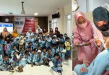 FKG UMI Memperingati Hari Kesehatan Gigi dan Mulut Dunia 2023 FOTO: Fakultas Kedokteran Gigi Universitas Muslim Indonesia (FKG UMI) peringati World Oral Health Day (WOHD) atau Hari Kesehatan Gigi dan Mulut Dunia Bekerja sama dengan PT. Unilever Indonesia.