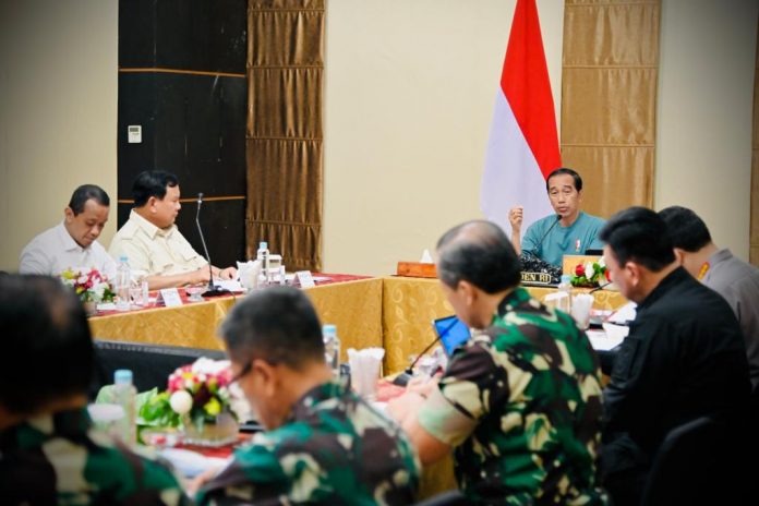 FOTO: Presiden Jokowi memimpin ratas di Jayapura, Papua, Senin (20/03/2023). (Foto: BPMI Setpres/Laily Rachev)