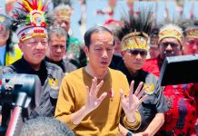 Soal Pilot Susi Air, ini Kata Presiden Jokowi FOTO: Presiden Joko Widodo atau Jokowi menemui sejumlah awak media di Kota Jayapura, Provinsi Papua, Selasa 21 Maret 2023