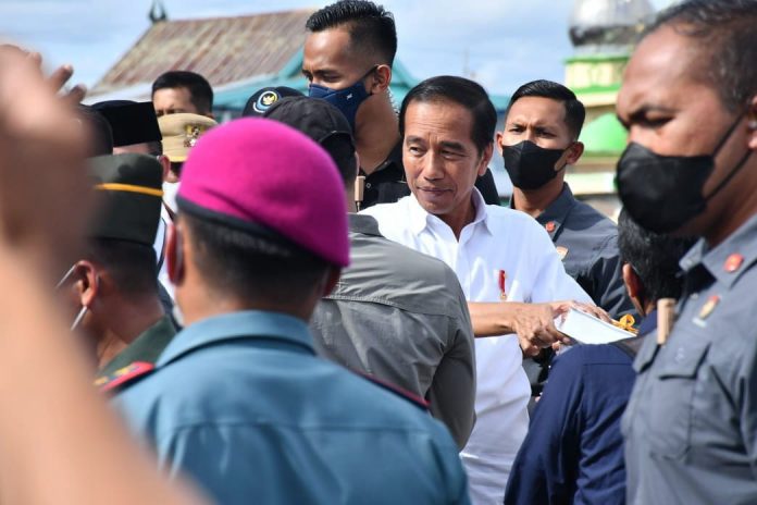 FOTO: Batalyon Marinir Pertahanan Pangkalan (Yonmarhanlan) VI Makassar melaksanakan pengamanan VVIP dalam rangka kunjungan kerja Presiden Republik Indonesia bapak Ir. Joko Widodo di Kab. Maros dan Luwu timur Sulawesi Selatan. Rabu, (29/03/2023).