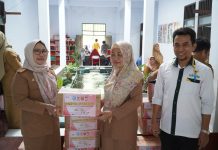 Atasi Stunting, Paket Gizi Hasil Donasi Bapak Asuh Kembali Disalurkan FOTO: Baznas Bulukumba dan Dinas Pengendalian Penduduk Keluarga Berencana Pemberdayaan Perempuan dan Perlindungan Anak Kabupaten Bulukumba