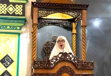 Rektor Majdah Ceramah Tarawih, Pentingnya Akhlak di Masjid Al Ikhlas Banta bantaeng Makassar FOTO: Rektor Universitas Islam Makassar Dr Hj Majdah Muhyiddin Zain M.Si menyampaikan ceramah tarawih malam ke-15 Masjid Al Ikhlas Banta bantaeng, Makassar, Rabu 5 april 2023.
