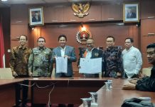 Jelang Pemilu Serentak 2024, PWI dan DKPP Lakukan MoU FOTO: MoU ditandatangani oleh Ketua DKPP Heddy Lugito dan Ketua Umum PWI Atal S. Depari di markas PWI Pusat, Jakarta Selatan, Kamis (6/4/2023).
