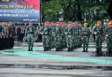 Prajurit Petarung Yon Marhanlan VI Laksanakan Pam VVIP Kunjungan RI-2 di Kota Makassar FOTO: Batalyon Marinir Pertahanan Pangkalan (Yonmarhanlan) VI laksanakan Pam VVIP dalam rangka kunjungan Wakil Presiden (Wapres) beserta rombongan di wilayah Kota Makassar, yang diawali Apel gelar pasukan yang bertempat di Lapangan Karebosi, Ujung Pandang, Makassar. Senin (10/04/2023)