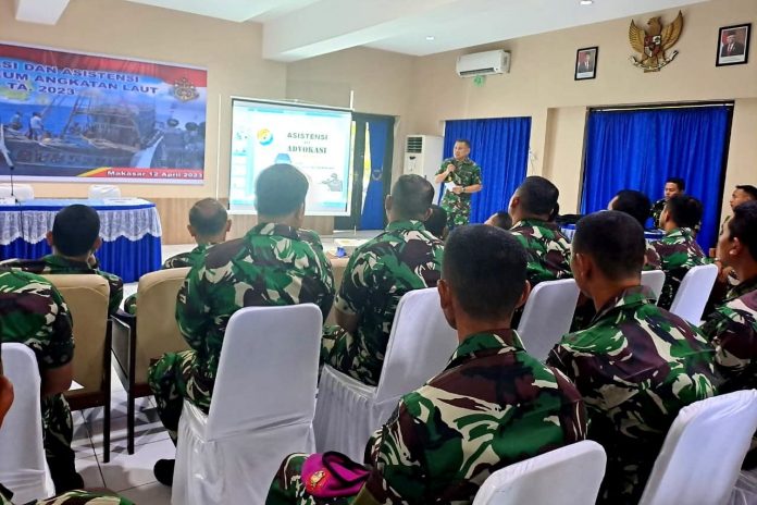 FOTO: Segenap Prajurit Petarung Batalyon Marinir Pertahanan Pangkalan (Yonmarhanlan) VI menerima sosialisasi Advokasi dan Asistensi Dinas Hukum Angkatan Laut Ta. 2023 bertempat di Gedung PP Jaladri Lantamal VI, Jalan Yos Sudarso No.308 Ujung Tanah, Kota Makassar. Selasa (11/04/2023).