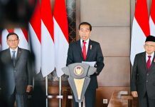 Bertolak ke Jerman, Presiden Jokowi Hadiri Hannover Messe FOTO: Presiden Jokowi memberikan keterangan pers sebelum keberangkatan ke Hannover, Jerman dari Bandar Udara Internasional Soekarno, Hatta, di Tangerang, Banten, Sabtu (15/04/2023).