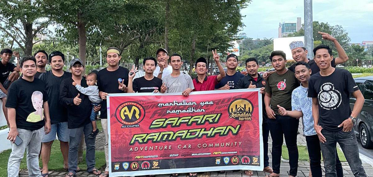 FOTO: Club Mobil Adventure Car Community (AVR) saat menggelar sahur on the road di Makassar.