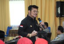 Mentan SYL ke Perhimpunan Penyuluh Minta Sulsel Terbaik dalam Peningkatkan Produktivitas FOTO: Menteri Pertanian Syahrul Yasin Limpo saat membuka rapat kerja wilayah Perhimpunan Penyuluh Pertanian Indonesa (Perhiptani) Sulawesi Selatan, Senin, 17 April 2023.