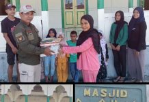 Jelang HUT Ke 1 AK Maluku Gelar Kegiatan di Bulan Ramadan Bersama IPPM Mosso FOTO: Kegiatan jelang HUT AK Maluku. Pembagian Al qura'an dan Sajadah