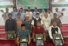 Lapas Makassar Bagikan Hadiah Lomba Ramadan Kepada WBP FOTO: Lapas Kelas I Makassar bagikan hadiah lomba kepada Warga Binaan Pemasyarakatan (WBP). Bertempat di Masjid Da'watul Ikhsan Lapas Makassar, Senin (17/4/23).