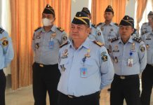 Lapas Makassar ikuti Apel Kesiapan Pengamanan Hari Raya Idul Fitri 1444 H FOTO: Pegawai Kementerian Hukum dan HAM RI, Lapas Kelas I Makassar laksanakan Apel kesiapan pengamanan Hari Raya Idul Fitri dan pelepasan mudik bareng Kemenkumham Tahun 2023. (18/04/2023)