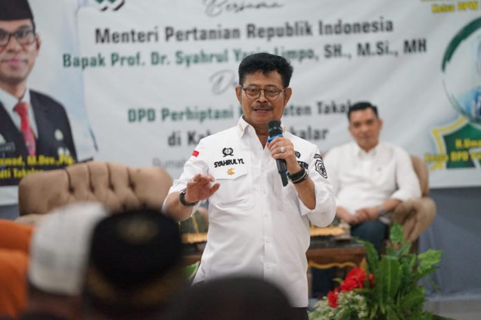 FOTO: Menteri Pertanian Syahrul Yasin Limpo (Mentan SYL) menggelar dialog interaktif dengan ratusan anggota Perhimpunan Penyuluh Pertanian Indonesa (Perhiptani) di Kabupaten Takalar Sulawesi Selatan. Rabu, 19 April 2023.