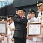 Jawa Tengah Kembali Raih Penghargaan dan Provinsi Berkinerja Terbaik FOTO: Gubernur Jawa Ganjar Pranowo saat menerima penghargaan dari Menteri Dalam Negeri Peringatan Hari Otonomi Daerah XXVII di Kota Makassar, Sulawesi Selatan, Sabtu, 29 April 2023.