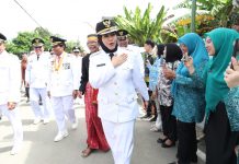 Wakil Wali Kota Makassar Dampingi Kepala Daerah Kunjungan ke Longwis Kyoto FOTO: Wakil Wali Kota Makassar, Fatmawati Rusdi saat mendampingi beberapa kepala daerah berkunjung ke salah satu lorong wisata (Longwis) yang terletak di Kecamatan Tamalate.