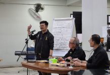 Mentan SYL Minta Penyuluh Jadi Garda Terdepan Jaga Produktivitas di Musim Kemarau Panjang FOTO: Menteri Pertanian Syahrul Yasin Limpo saat memberi pelatihan singkat kepada para penyuluh pertanian Makassar di Kopi Arnum, Minggu, 30 April 2023.
