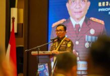 Kajati Sulsel Membuka Kegiatan Pra Musrenbang Tahun 2023 FOTO: Wakil Kepala Kejaksaan Tinggi (Kajati) Sulawesi Selatan, membuka kegiatan Pra Musyawarah Perencanaan Pembangunan (Musrenbang) Kejaksaan Tinggi SulSel Tahun 2023, Kamis (04/05/2023) bertempat di Hotel Rindra Makassar.