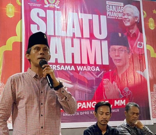 Jelang Pemilu 2024, Yuli Sa’pang Gelar Silahturrahmi dengan Para Tokoh FOTO: Anggota DPRD Kabupaten Kutai Timur, Yuli Sa’pang, SE., MM menggelar silaturahmi bersama warga di Kecamatan Bengalon, Kabupaten Kutai Timur.