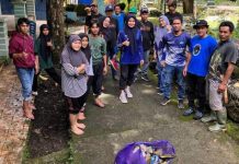 PERUMDA TM Palopo Bersama Masyarakat Sekitar Bersihkan Daerah Aliran Sungai Latuppa