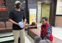 Tim Tabur Ewako Kejati Sulsel Tangkap Buronan Kasus Penipuan FOTO: Terdakwa kasus penipuan H. A. Muh. Arwandi Muhtar Abbas