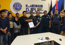 Pelayanan Pelayaran Buruk, Himalaya Pangkep datangi UPP Kelas II Maccini Baji FOTO: Kepala Kantor UPP kelas II Maccini Baji saat menerima Himpunan Mahasiswa Liukang Tangaya (Himalaya). Kamis (11/5)