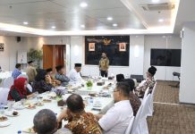 Cara Bersyukur Mentan SYL Atas Berbagai Capaian Pertanian Selama Empat Tahun Terakhir FOTO: Menteri Pertanian Syahrul Yasin Limpo (Mentan SYL) menggelar doa bersama dengan jajaran Pengurus Pondok Pesantren Al Baghdadi Karawang, Jawa Barat
