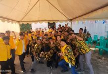 Puluhan Kader Muda AMPG Golkar Kawal Pendaftaran Bacaleg Golkar Luwu Ke Kantor KPU Luwu FOTO: Pengurus AMPG Golkar Luwu ikut mengawal proses pendaftar 35 Bacaleg Golkar Luwu yang maju sebagai Bacaleg DPRD Kabupaten Luwu, (Minggu 14 Mei 2023)