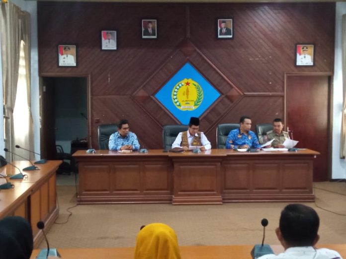 FOTO: Wakil bupati Kepulauan Selayar, Saiful Arif, dan pengurus Kwarcab Kabupaten Kepulauan Selayar, Erik Gunawan, SH., M. M dan Mirdan Jayadi.