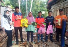 BPBD Selayar Bantu 4 Korban Bencana di Tiga Wilayah Kecamatan Daratan FOTO: Badan Penanggulangan Bencana Daerah (BPBD) Kabupaten Kepulauan Selayar Sulawesi Selatan melalui giat assesmant dan penyaluran bantuan tanggap darurat (BTD), Rabu, (24/5) pagi.
